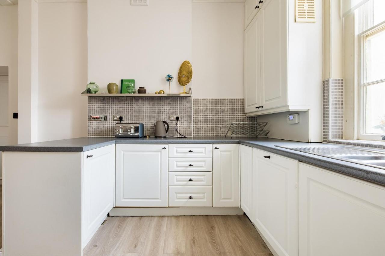 דירות לונדון The Sussex Garden Retreat - Elegant 2Bdr Flat מראה חיצוני תמונה