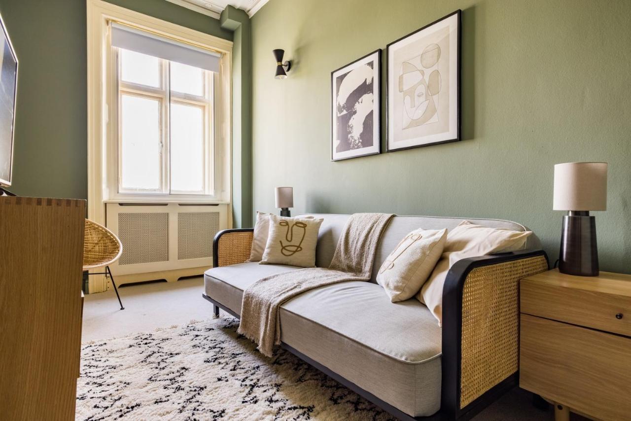 דירות לונדון The Sussex Garden Retreat - Elegant 2Bdr Flat מראה חיצוני תמונה